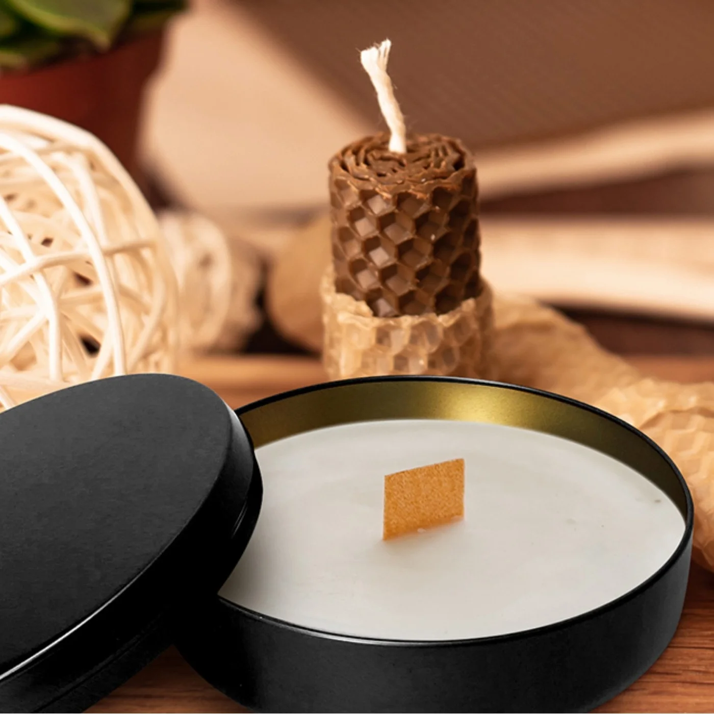 16 Ounce Relaxing White Black Scented Tin Candles for Decoration
